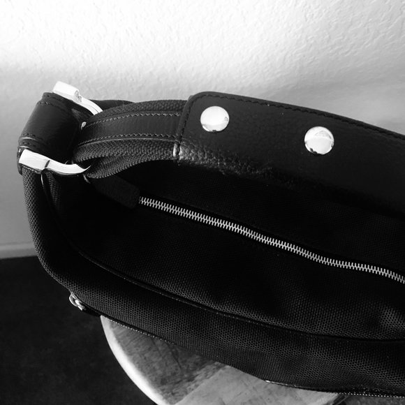 Rare TOD’S Miky Black Canvas Shoulder Bag - Picture 6 of 8